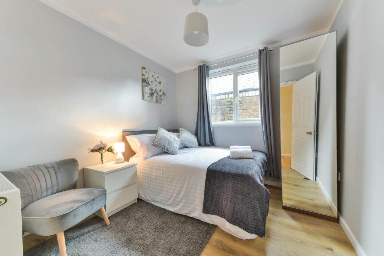 Willa Royal Living Properties Hillingdon Zewnętrze zdjęcie